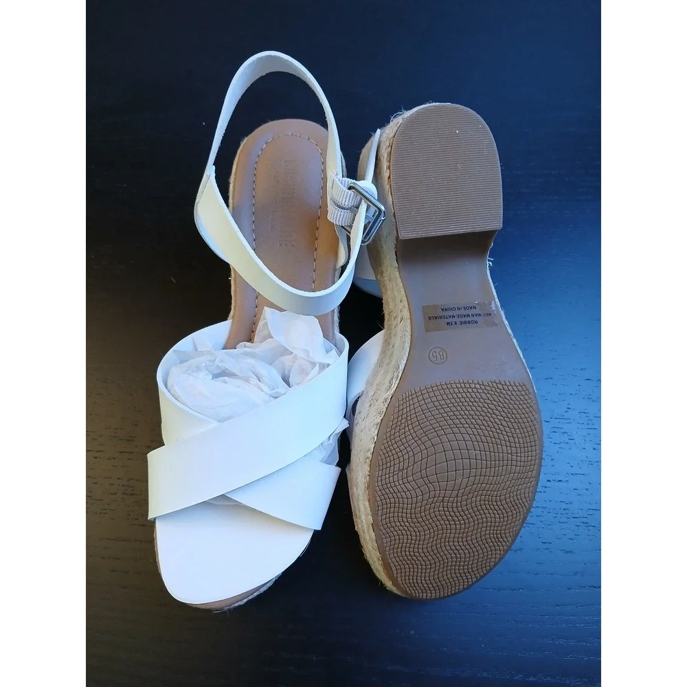 Cushionaire Memory Foam White Vegan Leather Espadrille Wedge Sandals Womens 8.5M